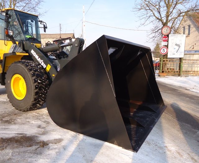 UNIVERSAL BUCKETS