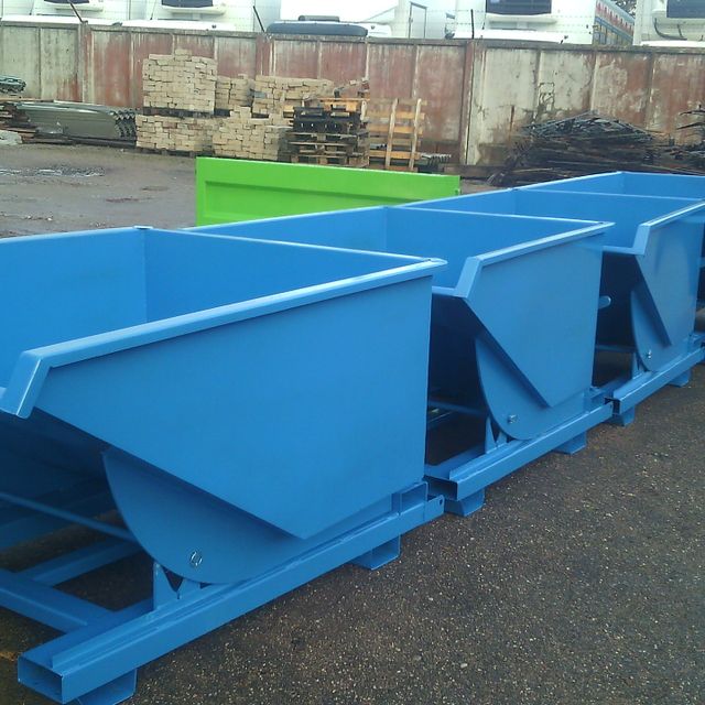 Tipping containers