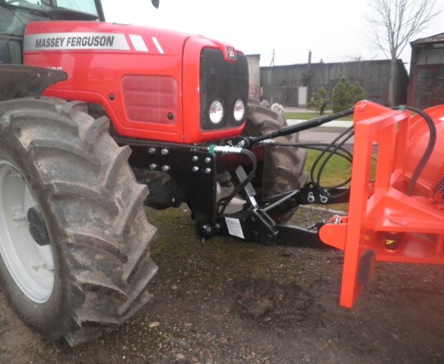 Tractor front linkages