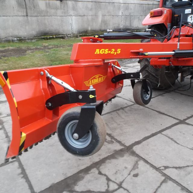Graders / now blades