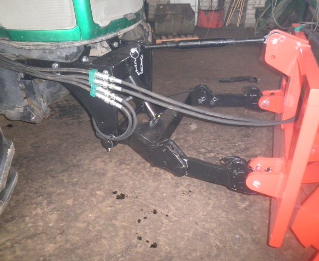Tractor front linkages